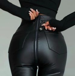 Europäische und amerikanische Damen-Reißverschluss-PU, modische, hoch taillierte, vielseitige schwarze Hose mit kleinem Bein