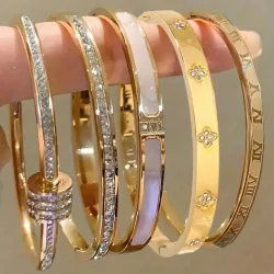 NONE, ZAKOL 5/1 Stück funkelndes Edelstahl-Armband-Set mit Zirkonia-Intarsien für Damen, stapelbare Armreifen, modisch, lichtecht, Schmuck, Geschenk