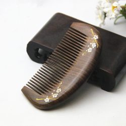 Natürlicher goldener Sandelholz-Kamm, kleiner Kamm, natürliche Holzstruktur, feiner Zahn-Haarkamm, antistatischer Kopf, Akupunkturpunkt, Massage, Geschenk