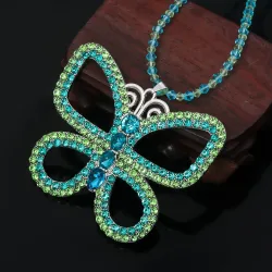 NONE, ZAKOL Blingende Strass-Schmetterlings-Halskette mit Perlenkette und Kristall-Schmetterlingsanhänger für Damen, Modeschmuck
