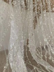 Off-White-High-End-Tüll-Spitzenstoff mit Perlen und floralen Zweigen mit Pailletten für Kleider, Couture, Paillettenblumen, Vorhang, Ballkleid