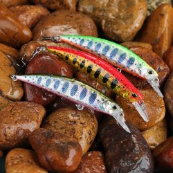 SPAZIERGANG FISCH 1PCS Neue Sinking Minnow Köder 80mm 12g 3D Augen Hartplastik Forelle Köder wobbler Zubehör Pesca Angelgerät