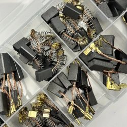 50 Stück robuste Kohlebürsten mit Metallbasis ? für Bohrmaschinen, Schleifmaschinen, Schleifmaschinen, Motoren ? langlebiges Motorreparaturteilset