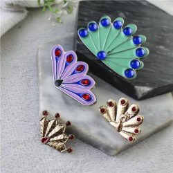 1 Stück Kristall-Diamant Pfau Tier-Anstecknadel Anime Kreative Fischschwanz-Brosche Rollenspiel-Requisiten Herren und Damen Rucksack Schmuck Geschenk