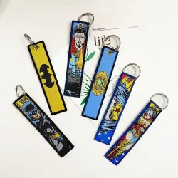 Stickerei Cooler Schlüsselanhänger Motorräder Autos Chaveiro American Comics Manga Serie Halter Anhänger Tragbares Schlüsselband Zubehör