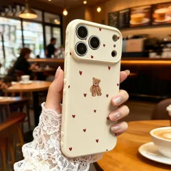 Niedlicher kleiner Bär mit rotem Herzen, einfaches und warmes 2D-Muster, seitliche Herztasche für iPhone 18 17 16 15 14 13 12 11 Pro Max Plus Hülle