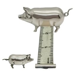 1 Stück Mini-Maßband im antiken Stil mit Schweinchen-Motiv, Vintage-Maßband aus Metall mit Schweinchen-Motiv zum Nähen und Basteln, niedliches Schweinchen-Maßband zum Nähen