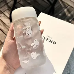 420ml Anime Miffy Kaninchen Wasserflasche Große Kapazität Plastik Sporttrinkflasche Tragbare Auslaufsichere Trinkflasche Geschenke