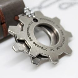 Retro-Spiel Kriegsmaschinen-Schlüsselanhänger Reaktionsofen-Anhänger für Männer/Frauen Spiele-Fans Sammlerstück Schmuck