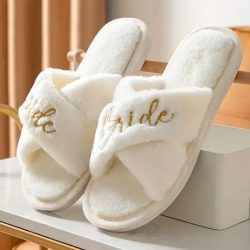 1 paar Hochzeit Hausschuhe Braut Dusche Bachelorette Party Offene spitze Hausschuhe Plüsch Für Frauen Indoor Party Decor Brautjungfer Geschenk