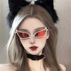 Donquixote PVC Sonnenbrille Doflamingo Cosplay Brille Anime Cat Eye Sonnenbrille für Frauen Männer Lustiges Weihnachtsgeschenk Party Requisiten