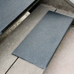 Mehlhose Kantenprofil aus GFK Extra Stark, schwarz, Länge 1.000 mm