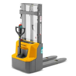 Jungheinrich? Lithium-Ionen-Hochhubwagen AMC 12, Tragfähigkeit 1200 kg, Zweifach-Teleskop-Hubgerüst, Hubhöhe 2900 mm (CH)