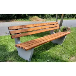 Sitzbank Kopenhagen mit Betonfuss, PVC-Latten mit Holzeinlage, braun