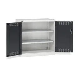 Fami PERFOM Beistellschrank, 2 Fachböden, perforierte Flügeltüren, HxBxT 1.000 x 1.023 x 555 mm, lichtgrau, anthrazit