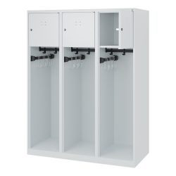 Feuerwehrspind C+P Evolo Youngster, 3 Abteile, ohne Helmhalter, Bodengleiter, B 1200 x T 500 x H 1530 mm, RAL 7035 Lichtgrau