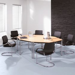 Hammerbacher Konferenztisch Premium, Trapez, Rundrohr, BxT 1.600 x 690 mm, lichtgrau/verchromt
