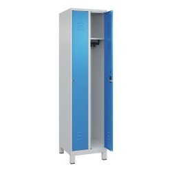 C+P Spind Classic PLUS, Füsse, 2 Abteile, HxBxT 1.950 x 500 x 500 mm, lichtgrau, lichtblau, Zylinderschloss, ohne Mitteltrennwand