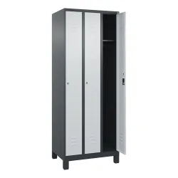 C+P Spind Classic PLUS, Füsse, 3 Abteile, HxBxT 1.950 x 750 x 500 mm, anthrazitgrau, lichtgrau, Zylinderschloss, ohne Mitteltrennwand