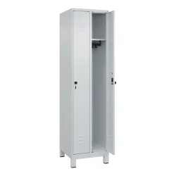 C+P Spind Classic PLUS, Füsse, 2 Abteile, HxBxT 1.950 x 500 x 500 mm, lichtgrau, lichtgrau, für Vorhängeschloss, ohne Mitteltrennwand