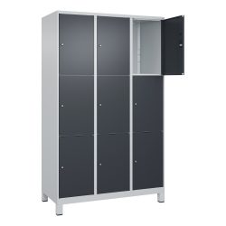 3er-Schließfachschrank Classic PLUS, 3 Abteile, lichtgrau / grau, B 1200 mm, 9 Fächer, mit Füßen C+P