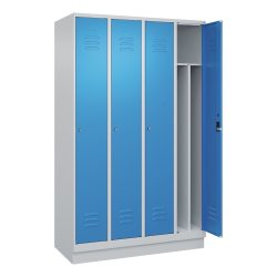 C+P Schwarz-Weiß-Spind Classic PLUS, schmal, 4 Abteile, verkürzte Trennwand mittig, lichtgrau / lichtblau, B 1200 mm, mit Bodensockel, Zylinderschloss,