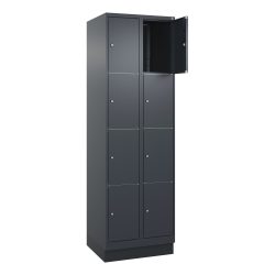 4er-Schließfachschrank Classic PLUS, 2 Abteile, grau, B 600 mm, 8 Fächer, mit Bodensockel C+P