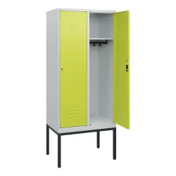 C+P Spind Classic PLUS, Gestell, 2 Abteile, HxBxT 1.950 x 800 x 500 mm, lichtgrau, clowngrün, Zylinderschloss, ohne Mitteltrennwand