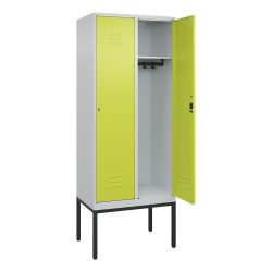 C+P Spind Classic PLUS, Gestell, 2 Abteile, HxBxT 2.120 x 800 x 500 mm, lichtgrau, clowngrün, Zylinderschloss, ohne Mitteltrennwand