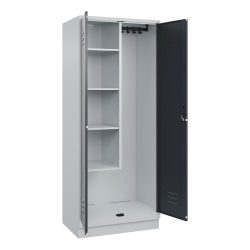 Putzmittelspind Classic PLUS, 1 Abteil, Trennwand mittig, verkürzt, lichtgrau / grau, B 800 mm, mit Bodensockel, Zylinderschloss C+P