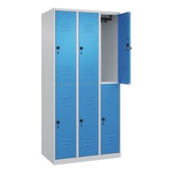 Doppelstock-Spind Classic PLUS, 3 Abteile, lichtgrau / lichtblau, HxB 1850 x 900 mm, mit Bodengleitern, Drehriegel C+P