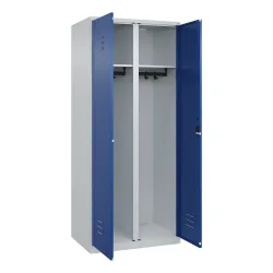 Schwarz-Weiß-Spind Classic PLUS, Trennwand mittig, 1 Abteil, lichtgrau / enzianblau, HxB 1850 x 800 mm, mit Bodengleitern, Zylinderschloss C+P