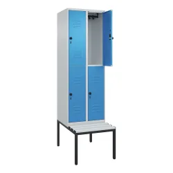 C+P Doppelstock-Spind Classic PLUS, 2 Abteile, HxBxT 2.120 x 600 x 815 mm, für Vorhängeschloss, untergebaute Bank aus Kunststoff, lichtgrau, lichtblau