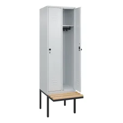 Spind Classic PLUS Sitzbank, 2 Abteile, lichtgrau, B 600 mm, Sicherheits-Drehriegel, auskragend, Buche-Hartholz C+P