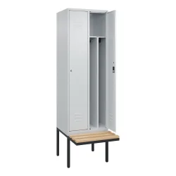 C+P Spind Classic PLUS, 2 Abteile, Trennwand, HxBxT 2.120 x 600 x 815 mm, Zylinderschloss, auskragende Bank aus Buche, lichtgrau, lichtgrau
