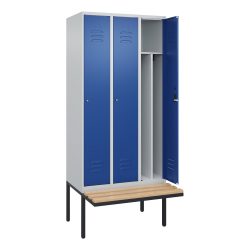 C+P Spind Classic PLUS, 3 Abteile, Trennwand, HxBxT 2.120 x 900 x 815 mm, Zylinderschloss, auskragende Bank aus Buche, lichtgrau, enzianblau