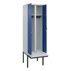 C+P Schwarz-Weiss-Spind Classic PLUS, 2 Abteile, HxBxT 2.120 x 600 x 815 mm, für Vorhängeschloss, auskragende Bank aus Kunststoff, lichtgrau, enzianblau