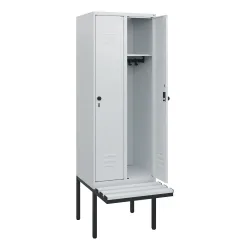 C+P Spind Classic PLUS, 2 Abteile, HxBxT 1.950 x 600 x 815 mm, für Vorhängeschloss, auskragende Bank aus Kunststoff, lichtgrau, lichtgrau