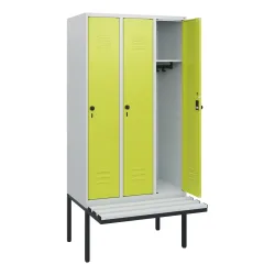 C+P Spind Classic PLUS, 3 Abteile, HxBxT 1.950 x 900 x 815 mm, für Vorhängeschloss, auskragende Bank aus Kunststoff, lichtgrau, clowngrün