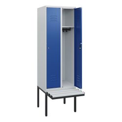 C+P Spind Classic PLUS, 2 Abteile, HxBxT 1.950 x 600 x 815 mm, Zylinderschloss, auskragende Bank aus Kunststoff, lichtgrau, enzianblau