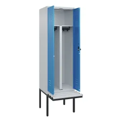C+P PSA Doppel-Spind Classic PLUS, 2 Abteile, HxBxT 2.120 x 600 x 815 mm, für Vorhängeschloss, auskragende Bank aus Kunststoff, lichtgrau, lichtblau