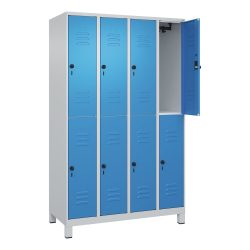 C+P Doppelstock-Spind Classic PLUS, Füsse, 4 Abteile, HxBxT 1.950 x 1.200 x 500 mm, lichtgrau, lichtblau, 8 Fächer, für Vorhängeschloss