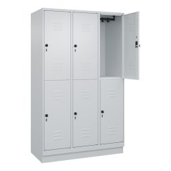 Doppelstock-Spind Classic PLUS, 3 Abteile, lichtgrau, HxB 1950 x 1200 mm, mit Bodensockel, Drehriegel C+P