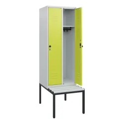 C+P Spind Classic PLUS, 2 Abteile, HxBxT 1.950 x 600 x 815 mm, für Vorhängeschloss, untergebaute Bank aus Kunststoff, lichtgrau, clowngrün