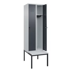 C+P Spind Classic PLUS, 2 Abteile, HxBxT 2.120 x 600 x 815 mm, für Vorhängeschloss, untergebaute Bank aus Kunststoff, lichtgrau, anthrazitgrau