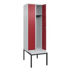 C+P Spind Classic PLUS, 2 Abteile, HxBxT 2.120 x 600 x 815 mm, Zylinderschloss, untergebaute Bank aus Kunststoff, lichtgrau, rubinrot