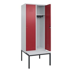 C+P Spind Classic PLUS, 2 Abteile, HxBxT 2.120 x 800 x 815 mm, Zylinderschloss, untergebaute Bank aus Kunststoff, lichtgrau, rubinrot
