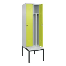 C+P Spind Classic PLUS, 2 Abteile, Trennwand, HxBxT 2.120 x 600 x 815 mm, für Vorhängeschloss, Trennwand, untergebaute Bank aus Kunststoff, lichtgrau, clowngrün
