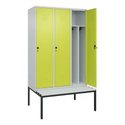 C+P Spind Classic PLUS, 3 Abteile, Trennwand, HxBxT 2.120 x 1.200 x 815 mm, für Vorhängeschloss, Trennwand, untergebaute Bank aus Kunststoff, lichtgrau, clowngrün