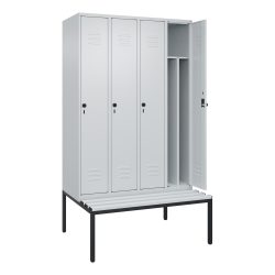 C+P Spind Classic PLUS, 4 Abteile, Trennwand, HxBxT 2.120 x 1.200 x 815 mm, für Vorhängeschloss, Trennwand, untergebaute Bank aus Kunststoff, lichtgrau, lichtgrau